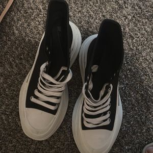 Brand new but been put 2 times no box lost when moved